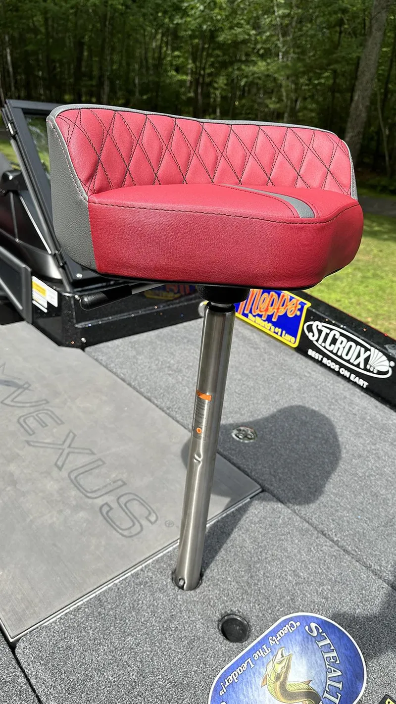 Slide: The Image of Red seat on 2024 Vexus DVX20 boat, featuring diamond stitching and sturdy pedestal. - 15