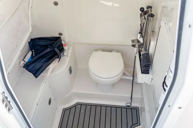 Slide: The Image of Sea Hunt Ultra 305 SE 2022 - 18