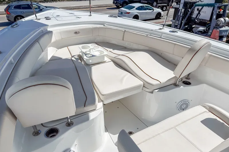 Slide: The Image of Sea Hunt Ultra 305 SE 2022 - 19