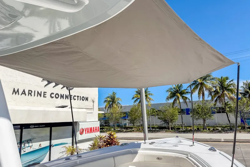 Slide: The Image of Sea Hunt Ultra 305 SE 2022 - 23