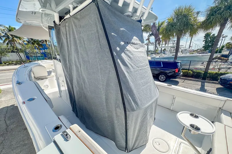 Slide: The Image of Sea Hunt Ultra 305 SE 2022 - 24