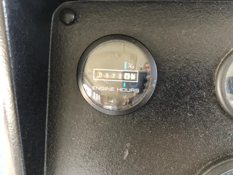 Slide: The Image of Engine hour meter showing 372.1 hours on 1997 Sumerset 75' X 16' houseboat. - 28