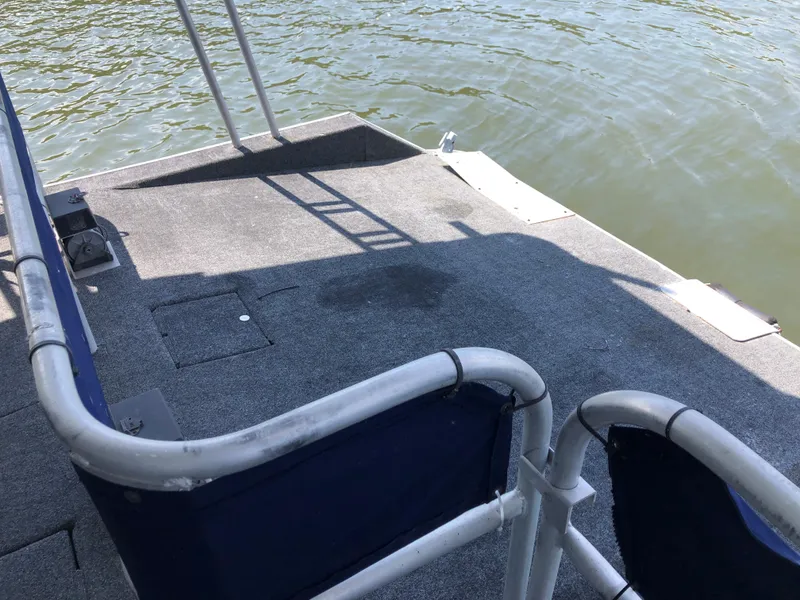 Slide: The Image of Rear deck of a 1997 Sumerset 75' X 16' houseboat with water view. - 31