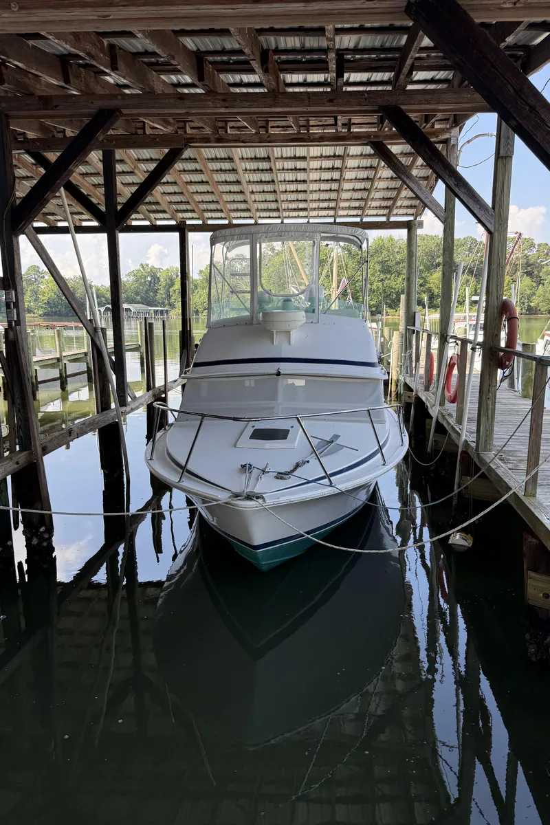 Slide: The Image of Bertram 28 Flybridge Bow - 4