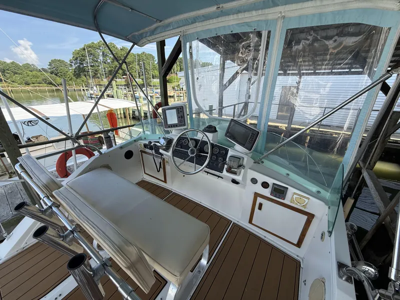 Slide: The Image of Bertram 28 Flybridge Bridge - 5