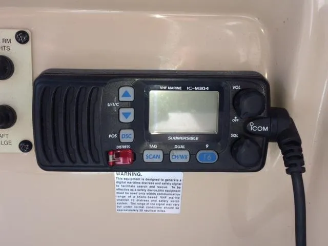 Slide: The Image of VHF marine radio IC-M304 on 2007 Chaparral 275 SSi boat dashboard. - 11