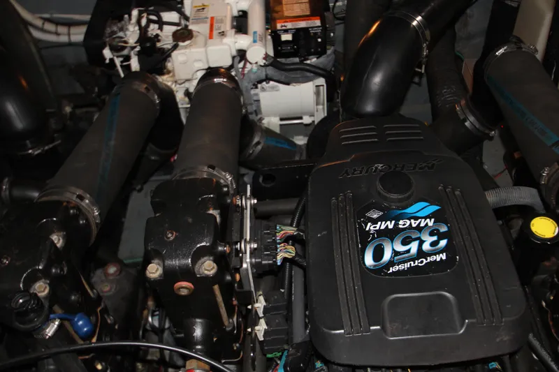 Slide: The Image of Sea Ray Sundancer 320 2003 - 52