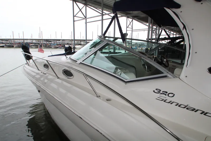Slide: The Image of Sea Ray Sundancer 320 2003 - 56