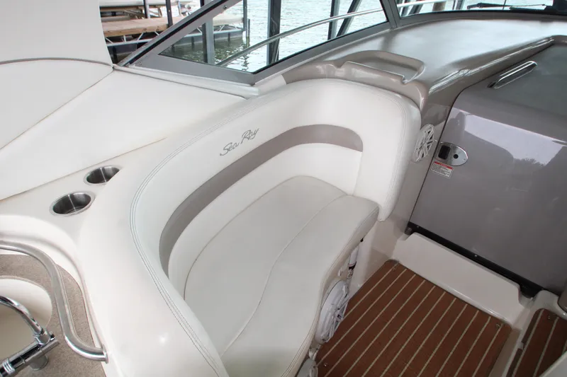 Slide: The Image of Sea Ray Sundancer 320 2003 - 73