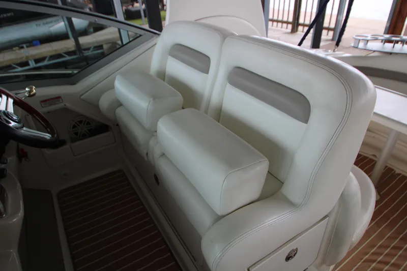 Slide: The Image of Sea Ray Sundancer 320 2003 - 74