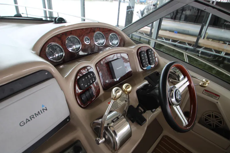 Slide: The Image of Sea Ray Sundancer 320 2003 - 75