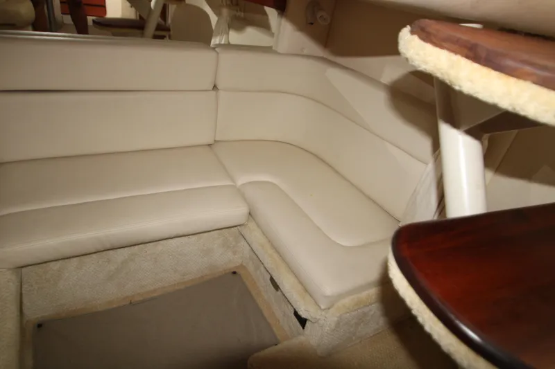 Slide: The Image of Sea Ray Sundancer 320 2003 - 88