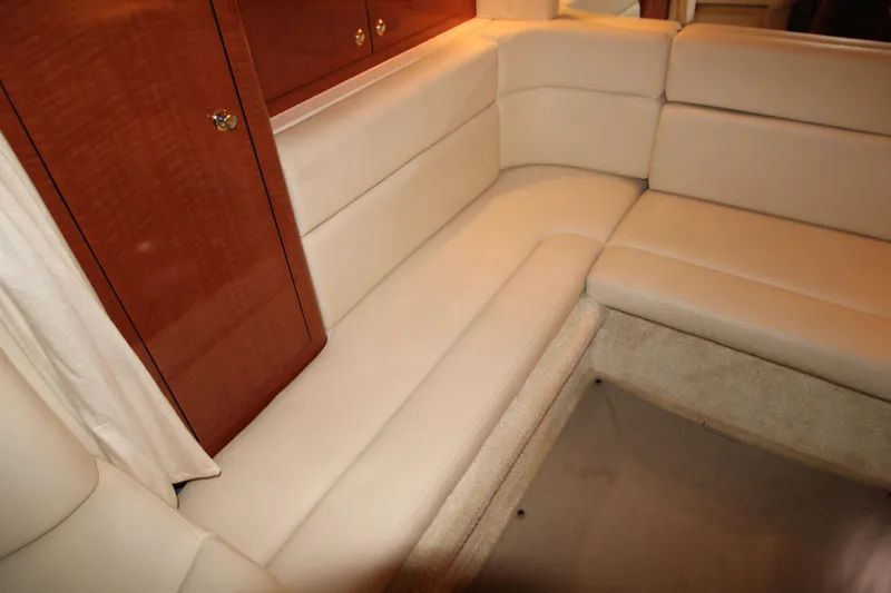 Slide: The Image of Sea Ray Sundancer 320 2003 - 90