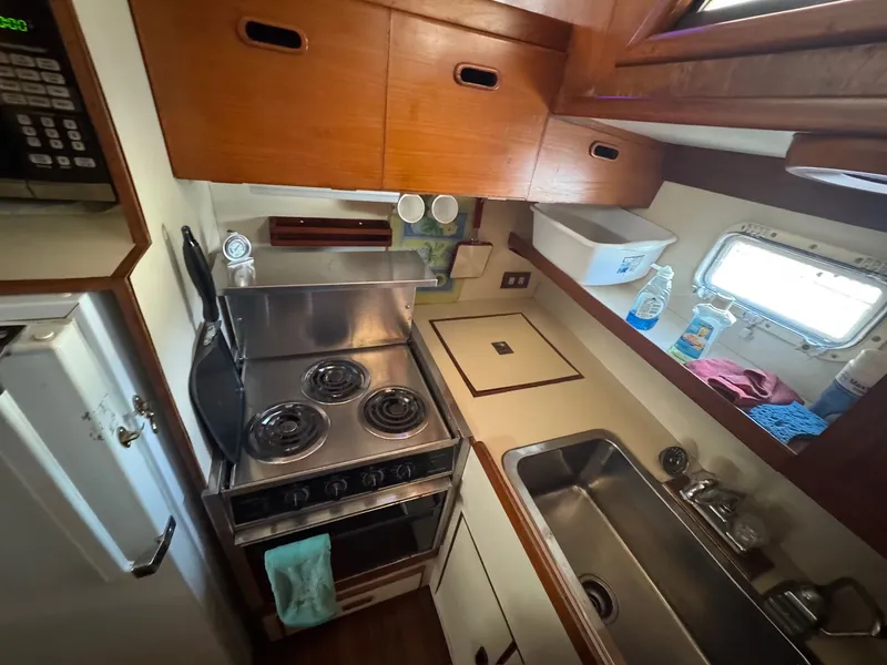 Slide: The Image of President Double Cabin 1986 - 11