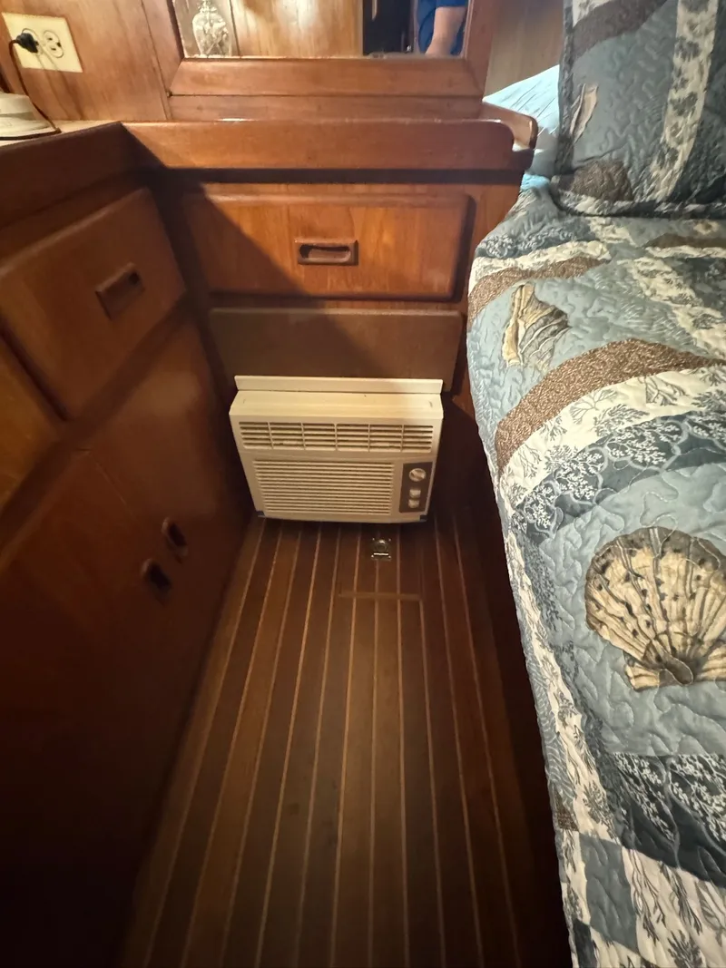 Slide: The Image of President Double Cabin 1986 - 22