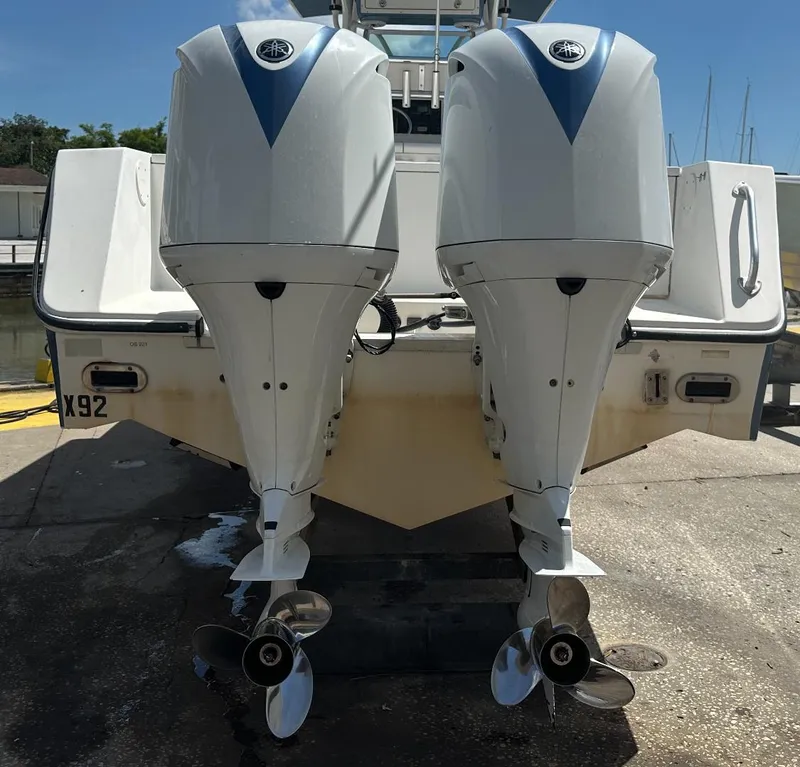 Slide: The Image of Regulator Marine 32 Forward Seating 2002 - 56