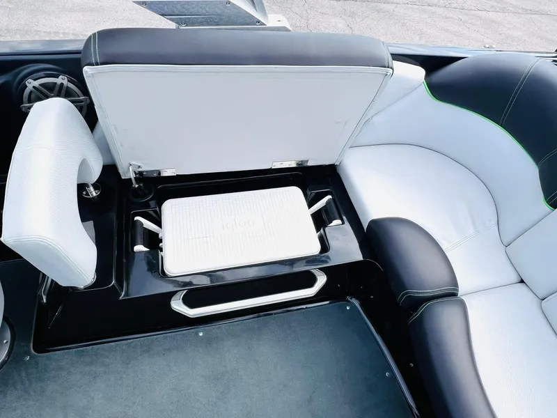 Slide: The Image of MasterCraft X25 2015 - 55