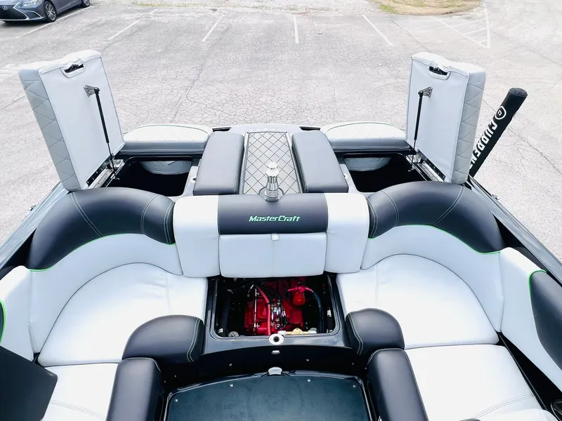 Slide: The Image of MasterCraft X25 2015 - 57