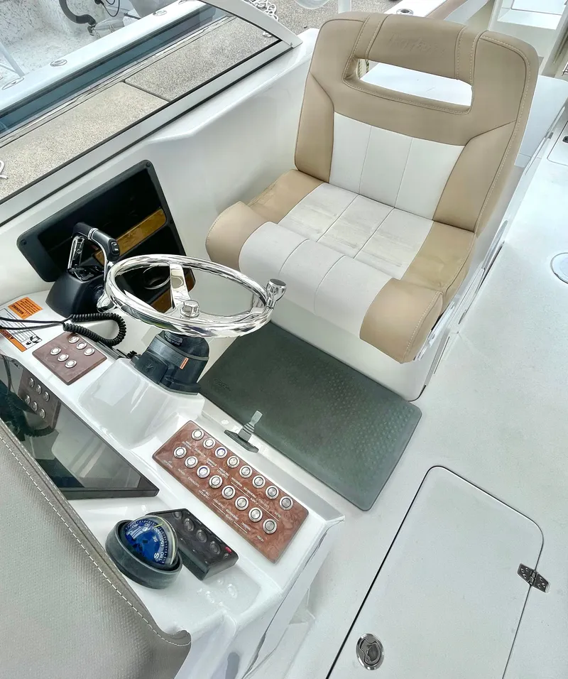 Slide: The Image of Parker Marine 2540 DC 2019 - 14