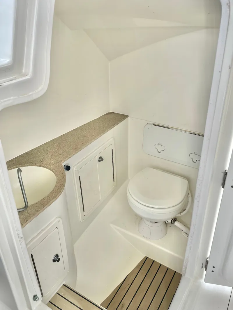 Slide: The Image of Parker Marine 2540 DC 2019 - 20