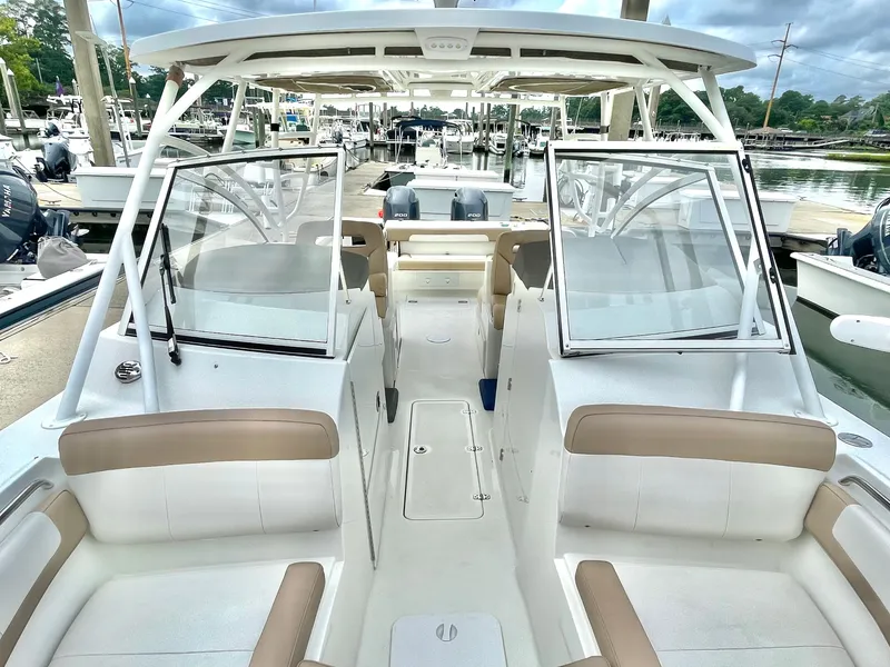 Slide: The Image of Parker Marine 2540 DC 2019 - 24