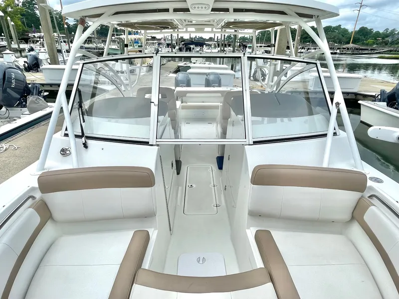 Slide: The Image of Parker Marine 2540 DC 2019 - 25