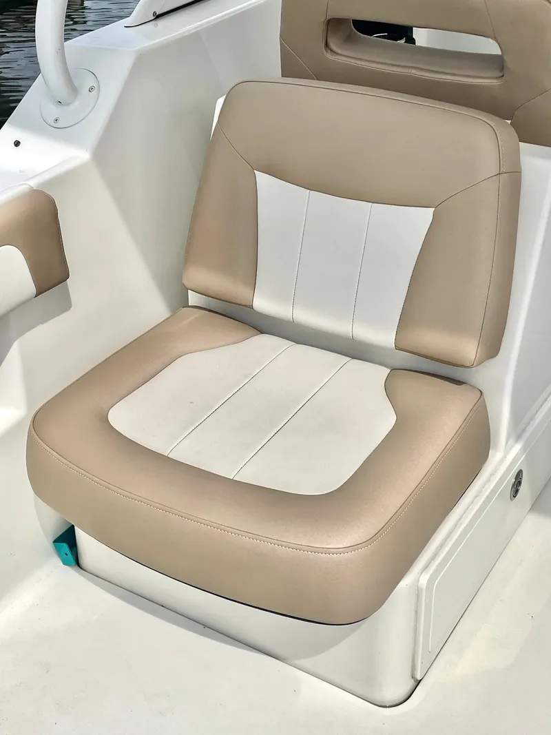 Slide: The Image of Parker Marine 2540 DC 2019 - 28