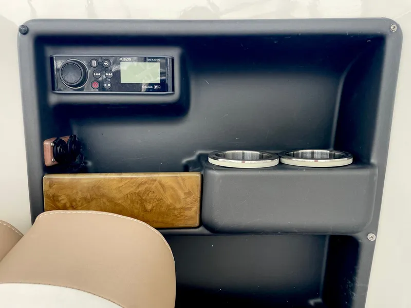 Slide: The Image of Parker Marine 2540 DC 2019 - 34