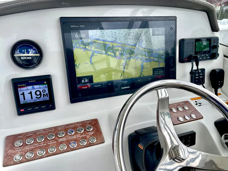 Slide: The Image of Parker Marine 2540 DC 2019 - 38