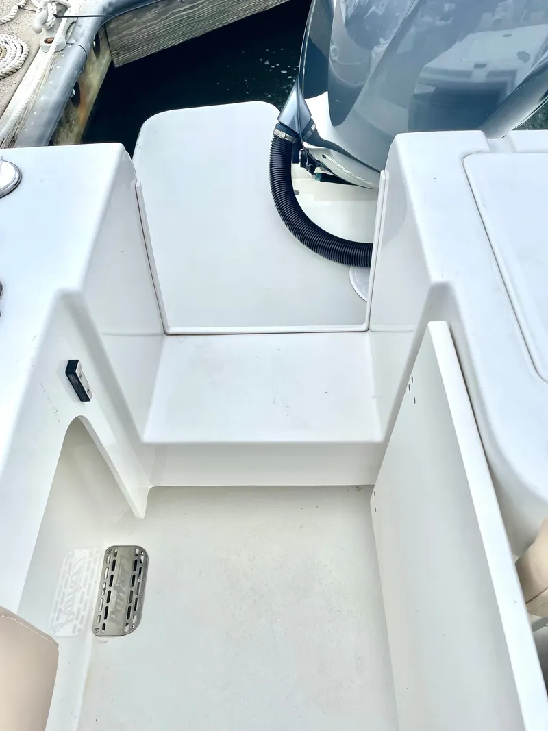 Slide: The Image of Parker Marine 2540 DC 2019 - 43