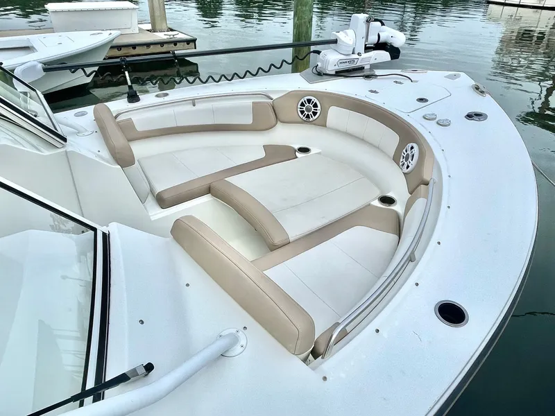 Slide: The Image of Parker Marine 2540 DC 2019 - 8