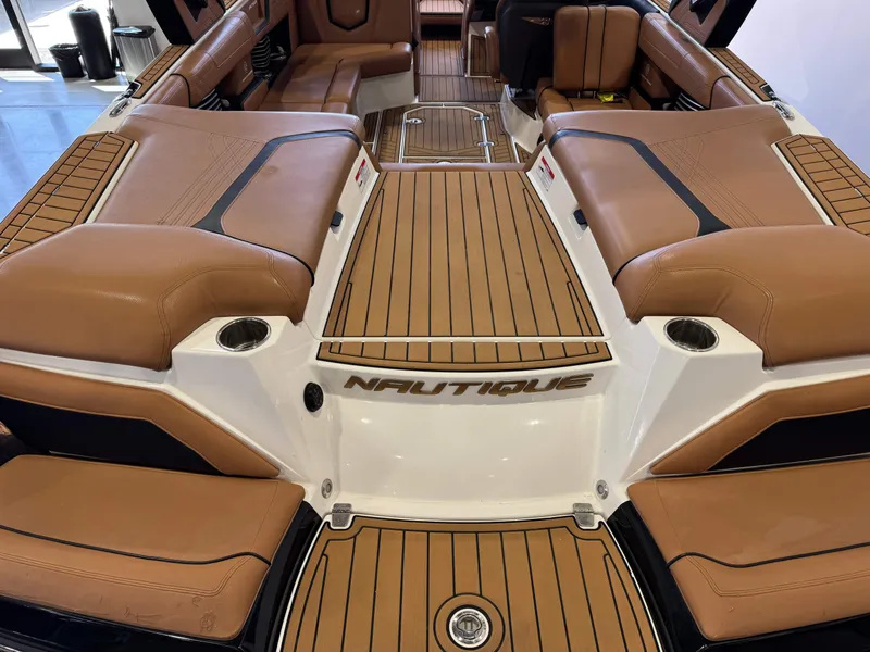 Slide: The Image of Nautique Super Air Nautique G23 2020 - 10