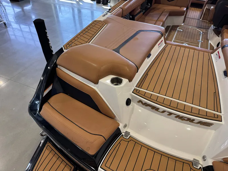 Slide: The Image of Nautique Super Air Nautique G23 2020 - 12