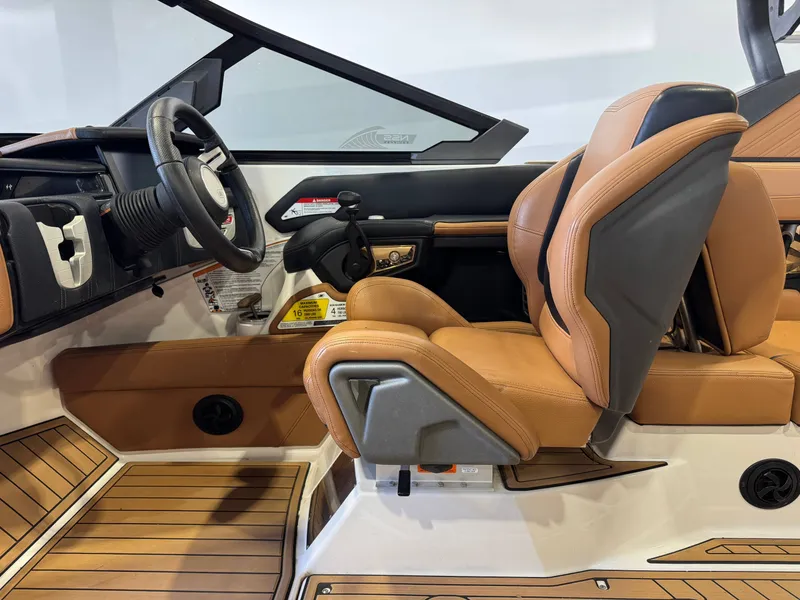 Slide: The Image of Nautique Super Air Nautique G23 2020 - 23