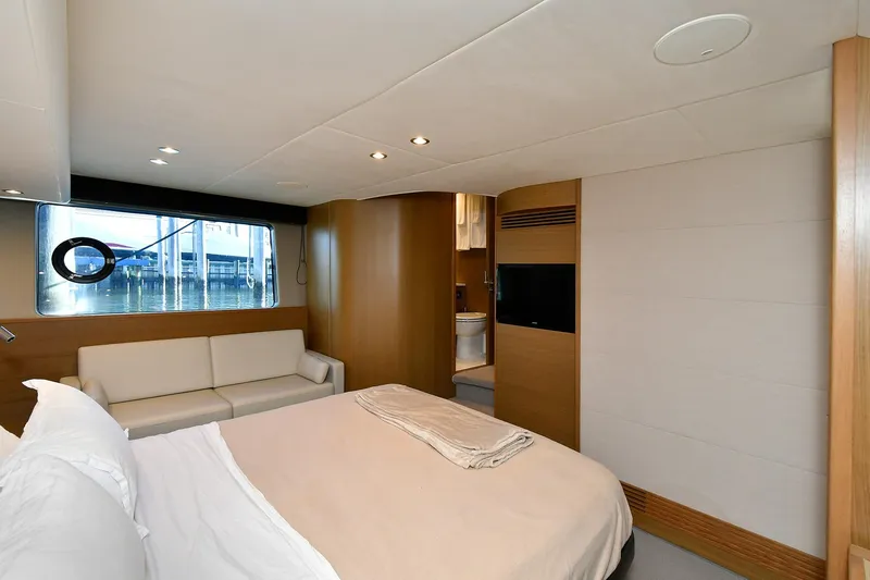 Slide: The Image of Master Stateroom - 33
