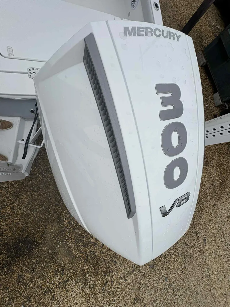 Slide: The Image of Mercury 300 V8 outboard engine on 2026 Blackfin 242HB boat. - 22