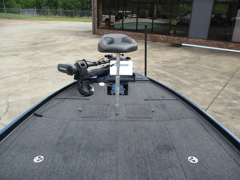 Slide: The Image of 2023 Nitro Z21 XL Pro boat deck with Lowrance equipment and seating. - 9