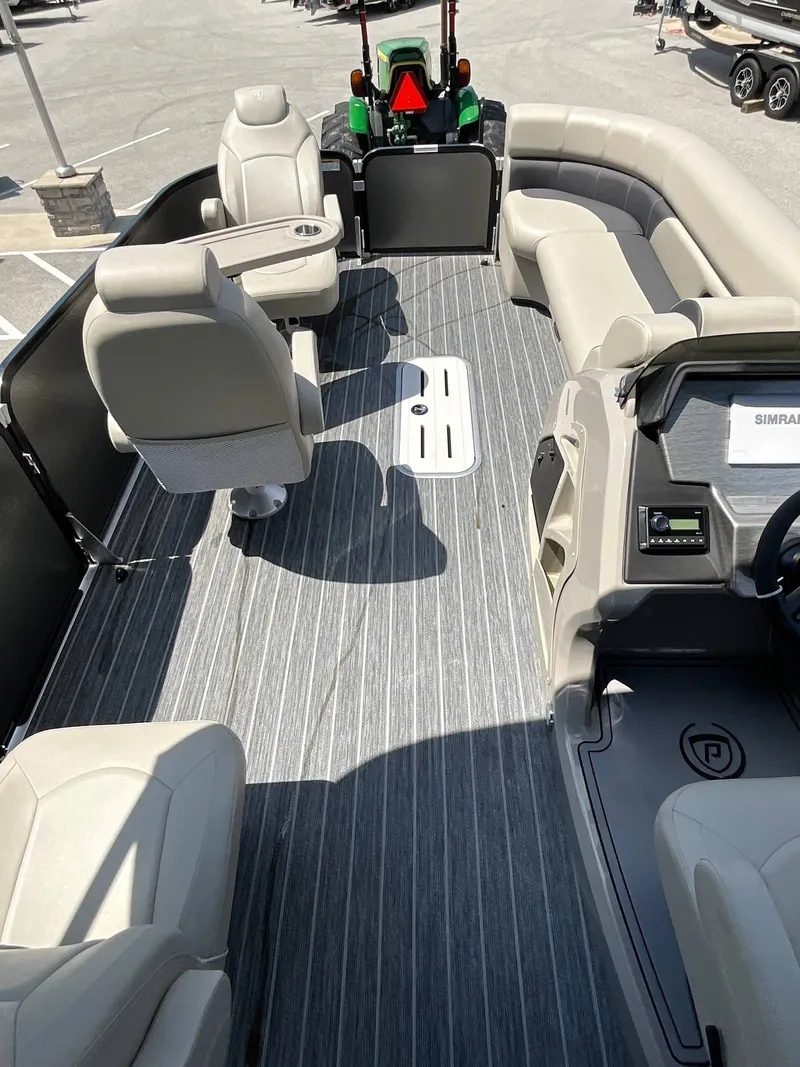 Slide: The Image of Premier 250 SunSation RL 2023 - 10