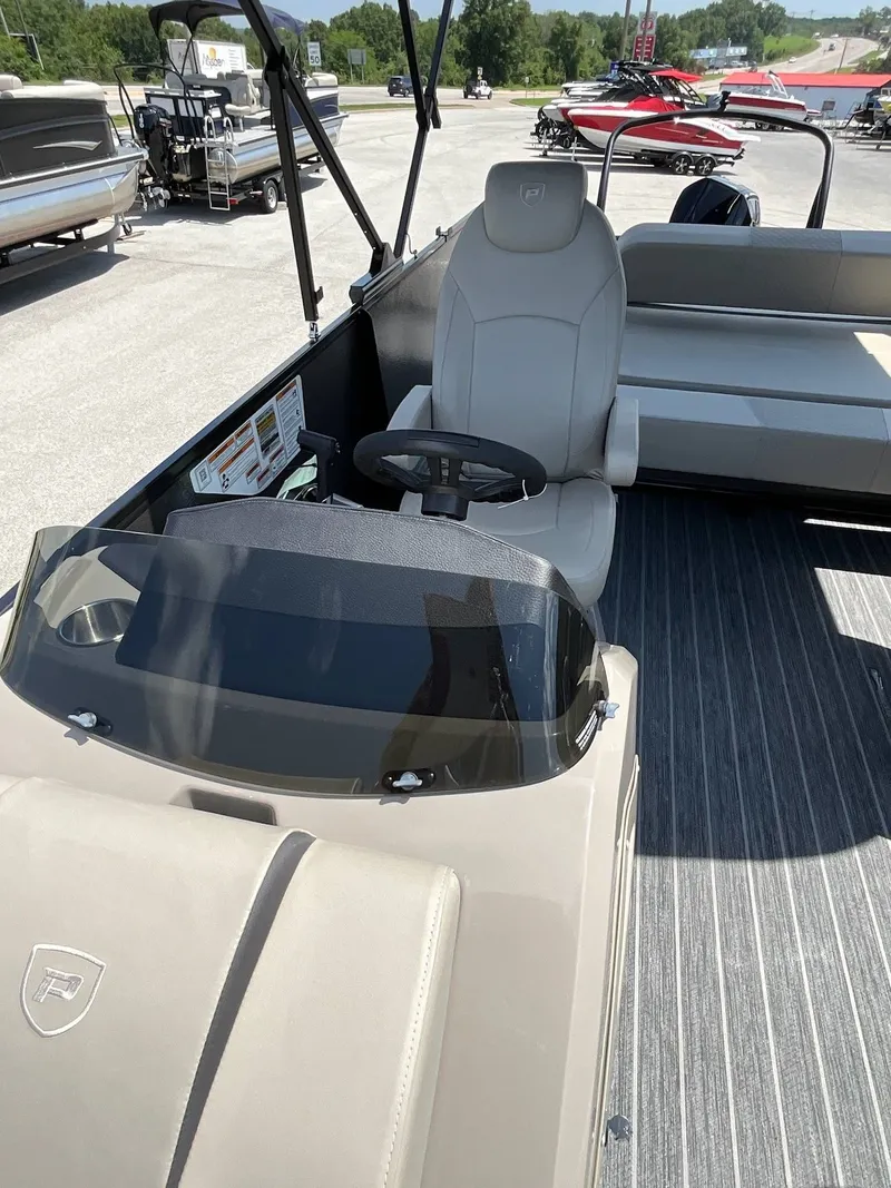 Slide: The Image of Premier 250 SunSation RL 2023 - 7