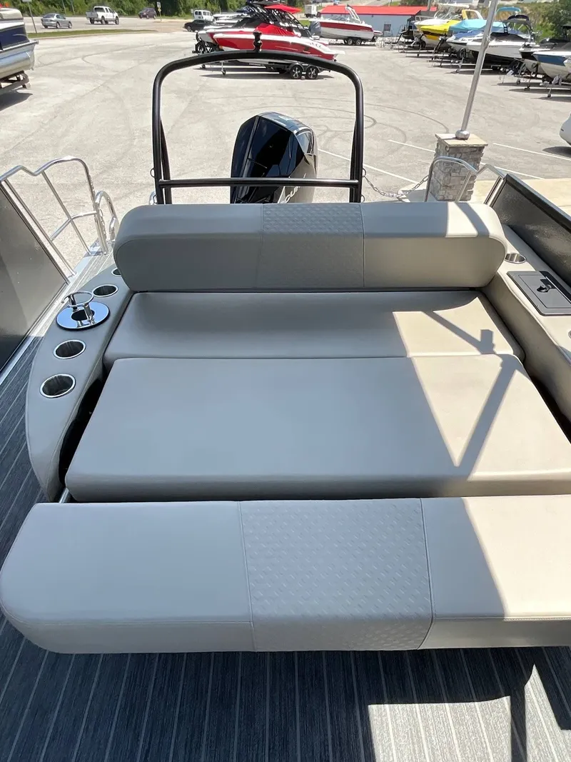 Slide: The Image of Premier 250 SunSation RL 2023 - 6