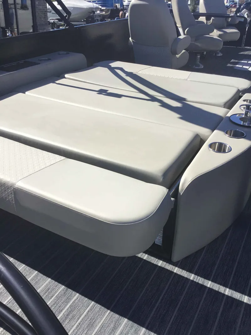 Slide: The Image of Premier 250 SunSation RL 2023 - 27