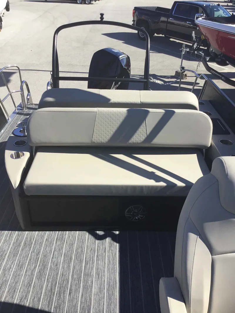 Slide: The Image of Premier 250 SunSation RL 2023 - 14