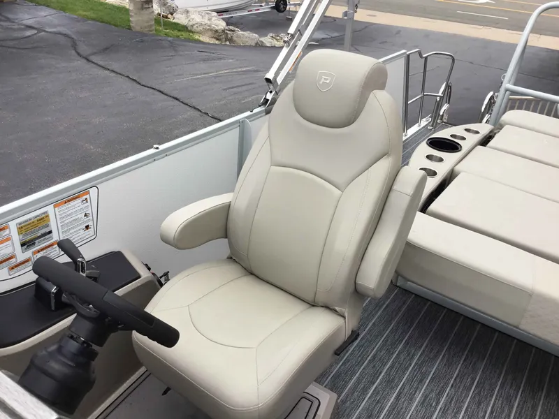 Slide: The Image of Premier 250 SunSation RL 2024 - 17