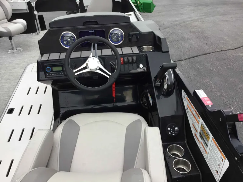Slide: The Image of Premier 230 Sunsation Angler 4pt 2024 - 10