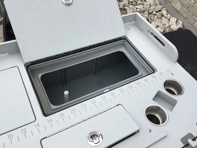 Slide: The Image of Premier 230 Sunsation Angler 4pt 2024 - 23
