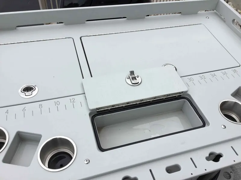 Slide: The Image of Premier 230 Sunsation Angler 4pt 2024 - 21