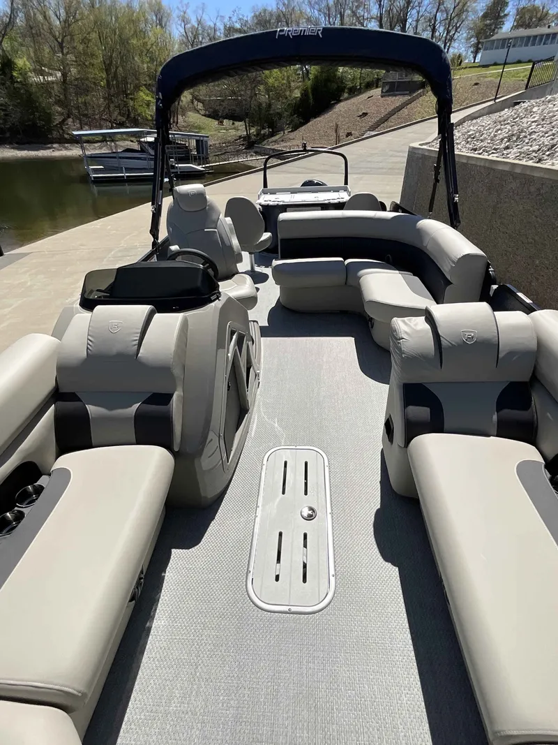 Slide: The Image of Premier 230 Sunsation Angler 2pt 2024 - 13