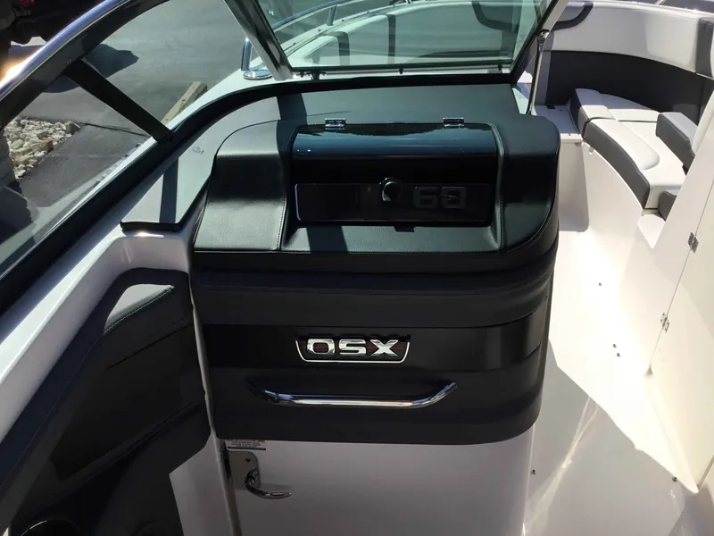 Slide: The Image of Chaparral 270 OSX 2025 - 17