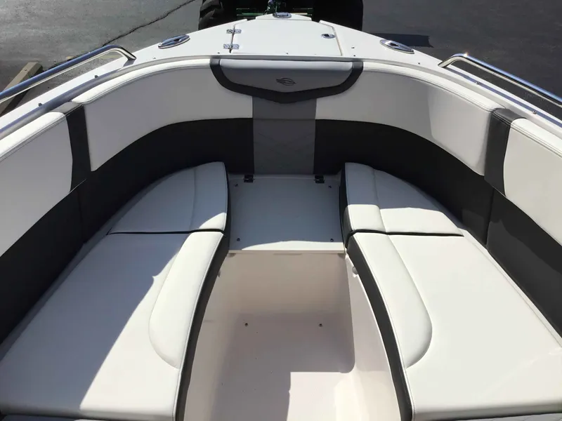 Slide: The Image of Chaparral 270 OSX 2025 - 27