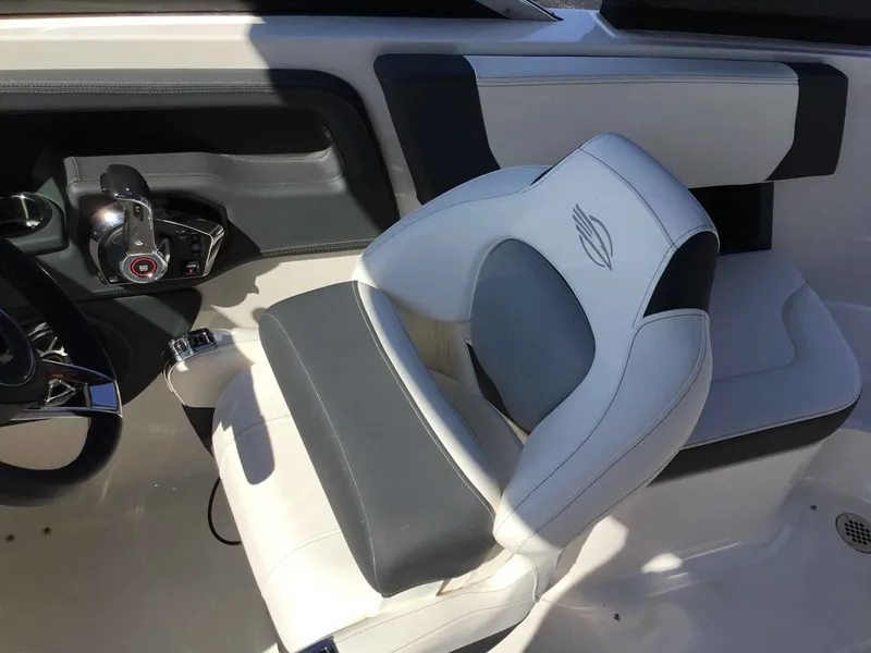 Slide: The Image of Chaparral 270 OSX 2025 - 22